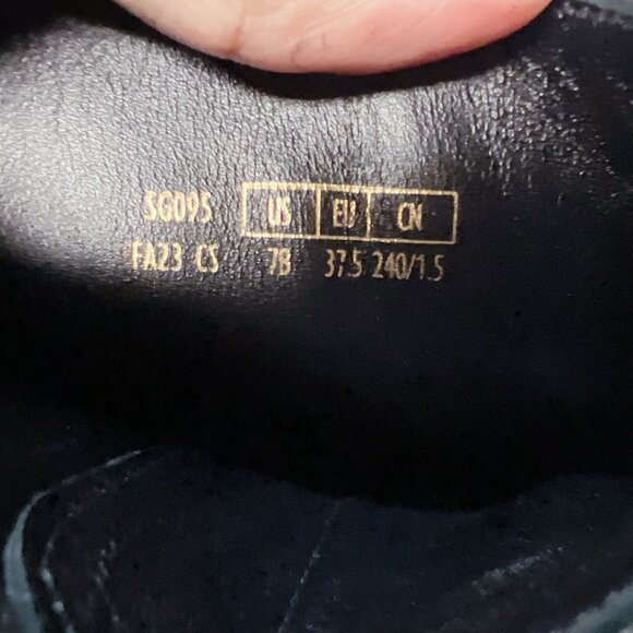 Stuart Weitzman 5050 Bold Zip Bootie Ankle Boots Black Leather US 7 - Made SPAIN - Picture 12 of 12